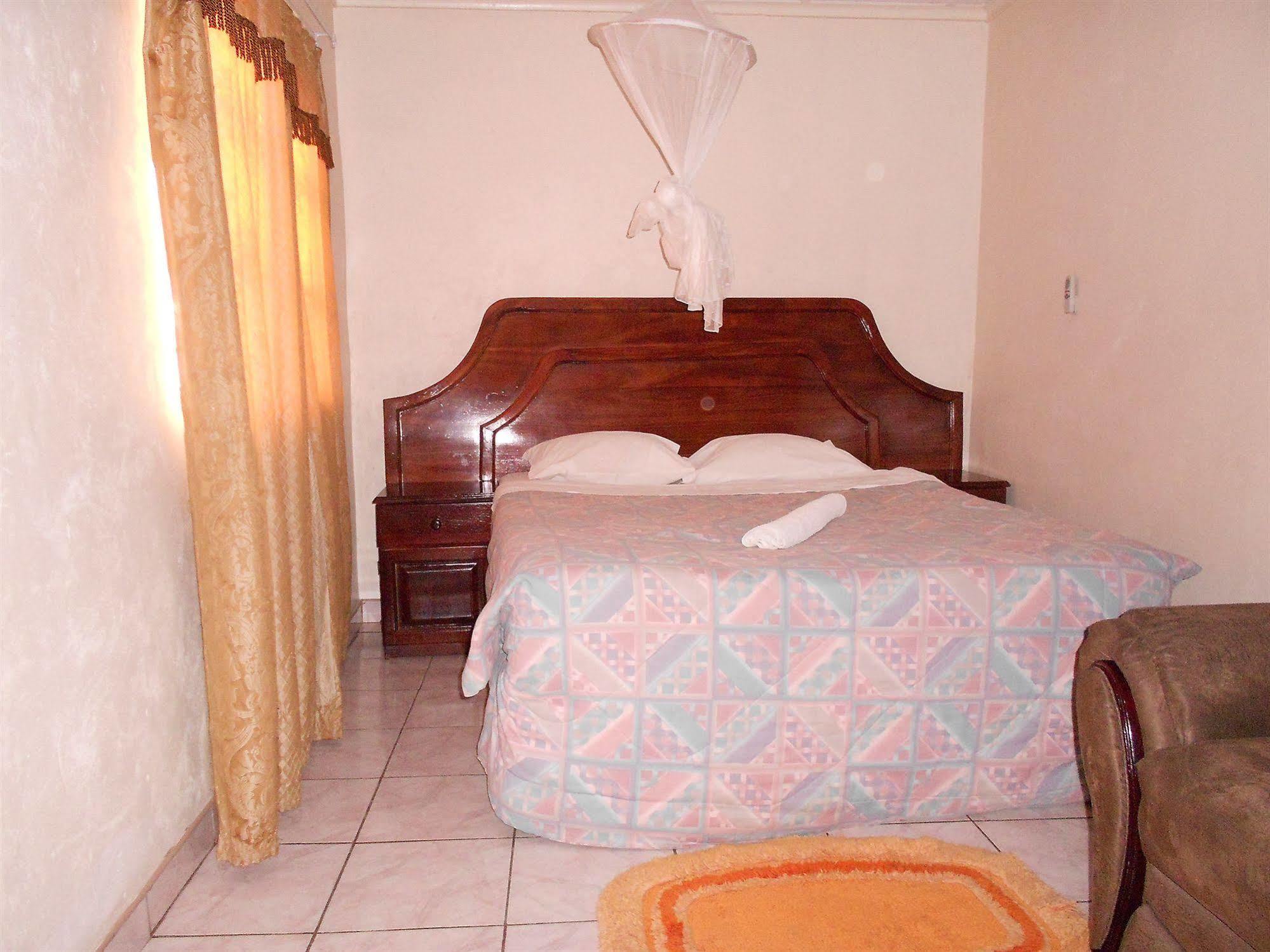 Comfort Corner Guesthouse Ливингстон Экстерьер фото