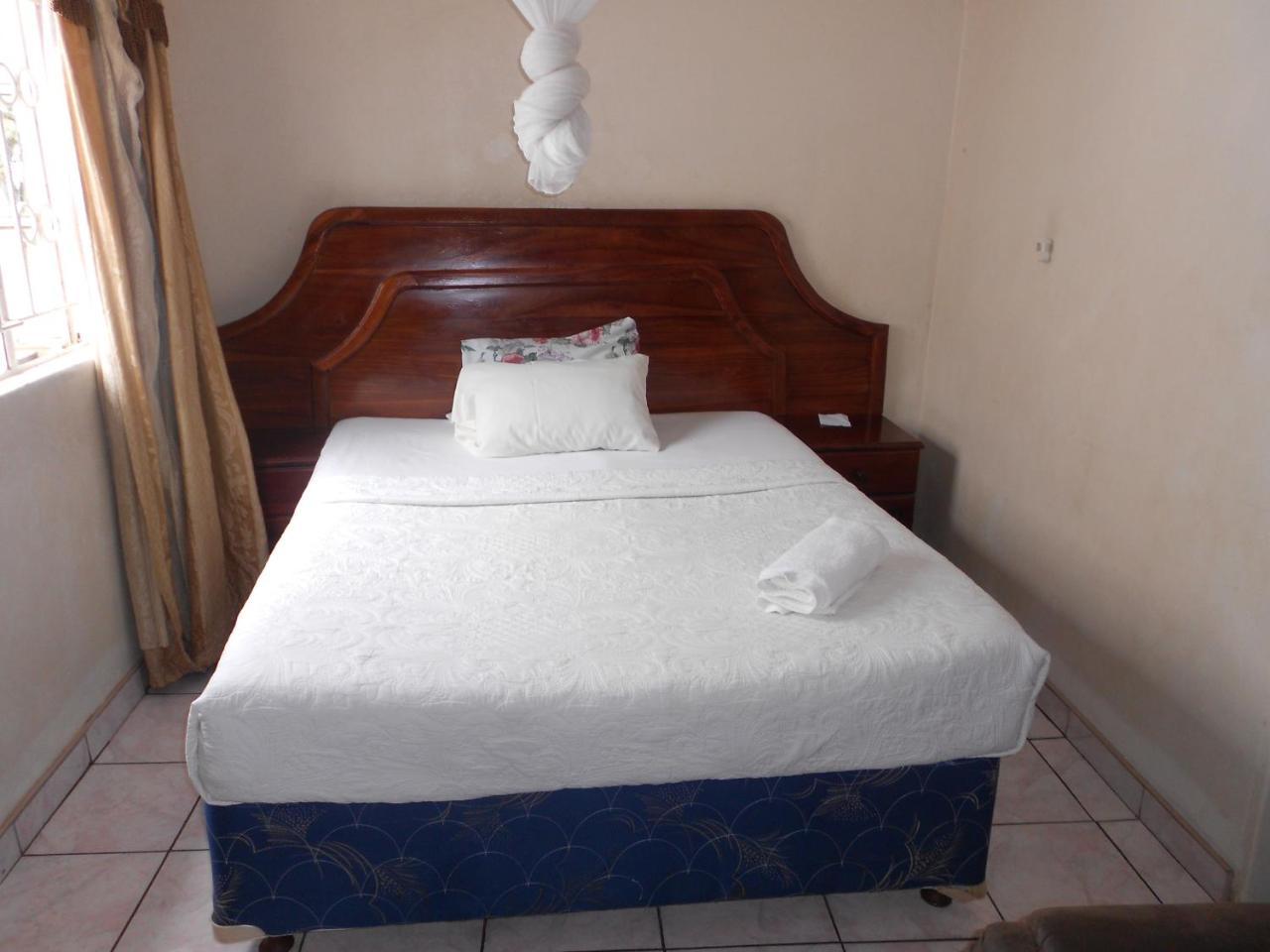 Comfort Corner Guesthouse Ливингстон Экстерьер фото