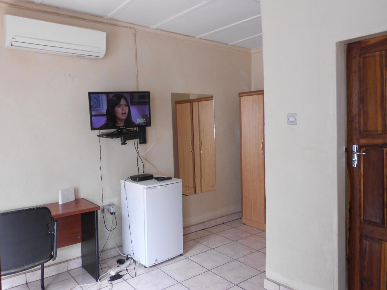 Comfort Corner Guesthouse Ливингстон Экстерьер фото
